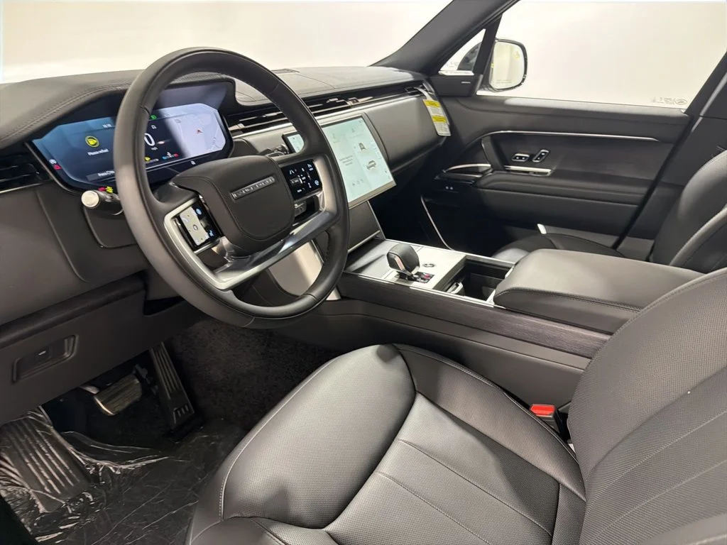 New 2026 Charente Grey Land Rover P400 SE LWB 7 SEAT image 10