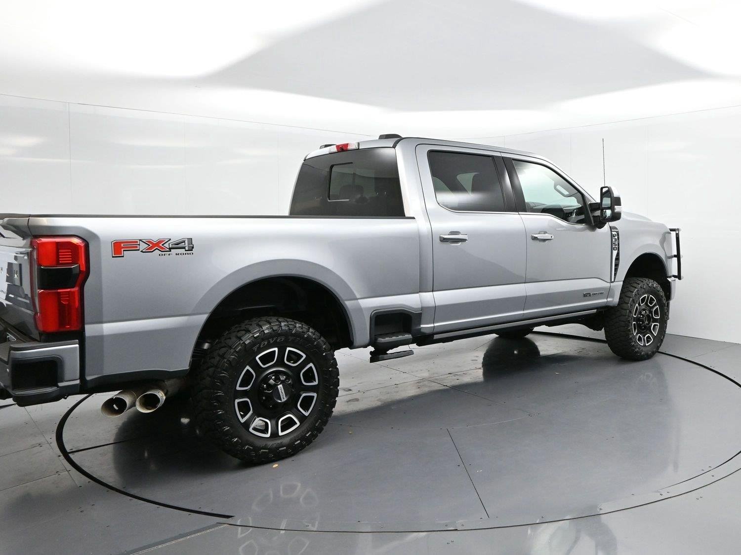 Used 2023 Iconic Silver Metallic Ford XL image 7