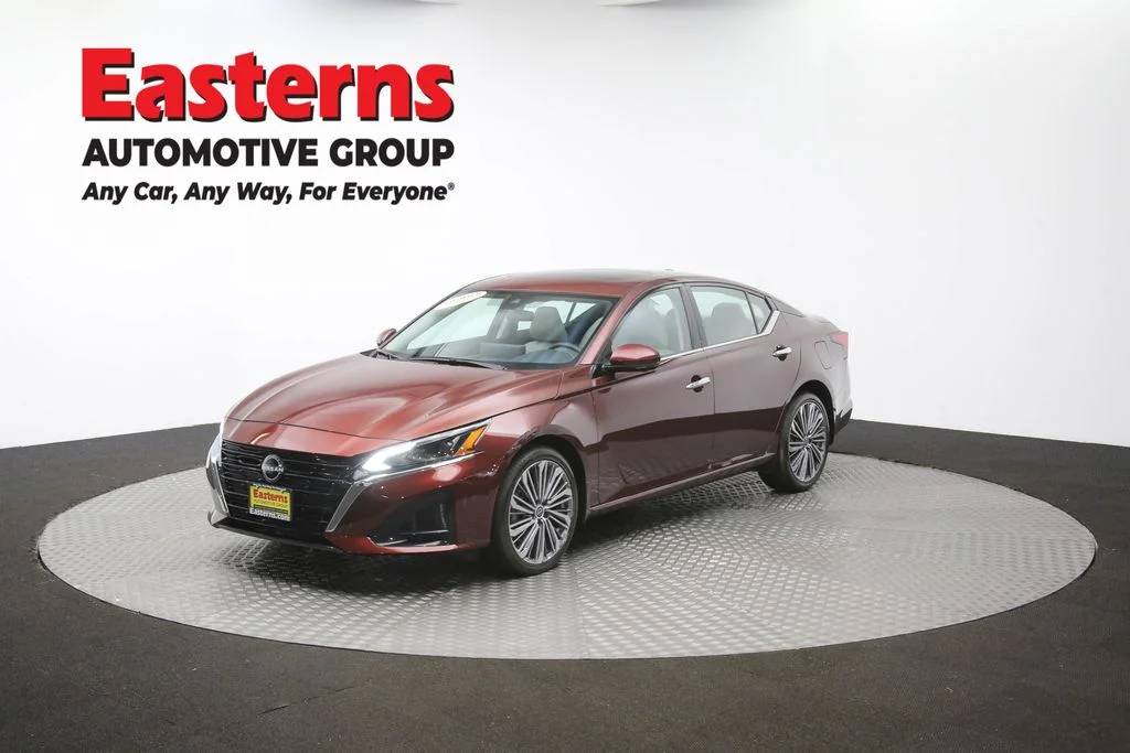 Used 2024 Red Nissan 2.5 SL image 59