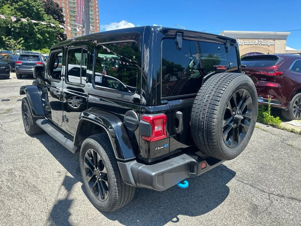 Used 2022 Black Jeep Unlimited Sahara 4xe image 7