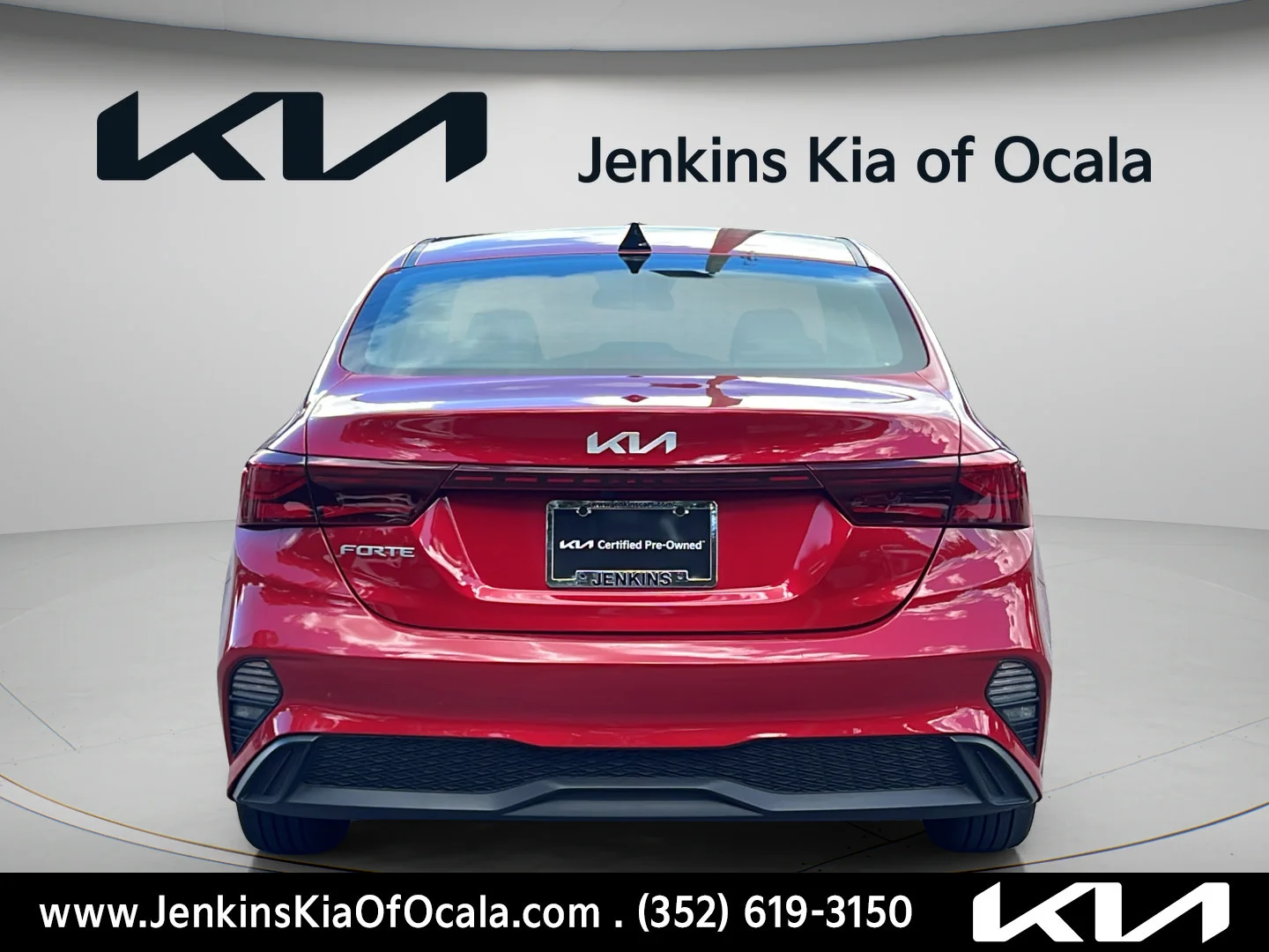 Used 2024 Currant Red Kia LXS image 4