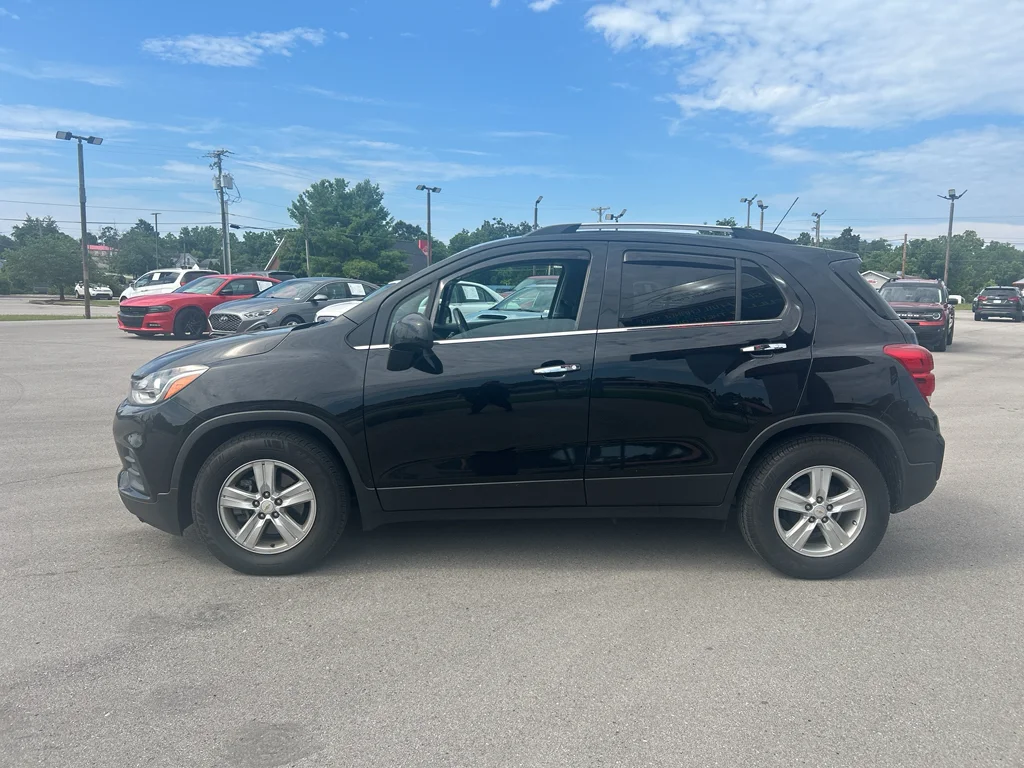 Used 2020 Mosaic Black Metallic Chevrolet LT image 4