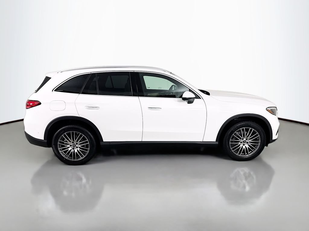New 2026 Polar White Mercedes-Benz GLC 300 image 8