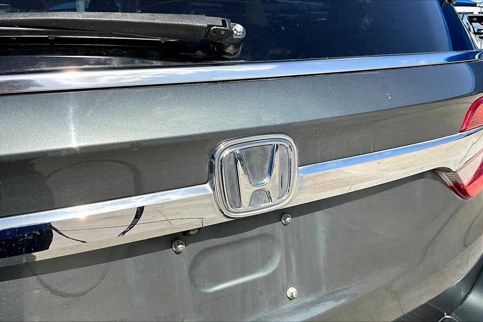 Used 2018 Modern Steel Metallic Honda EX image 30