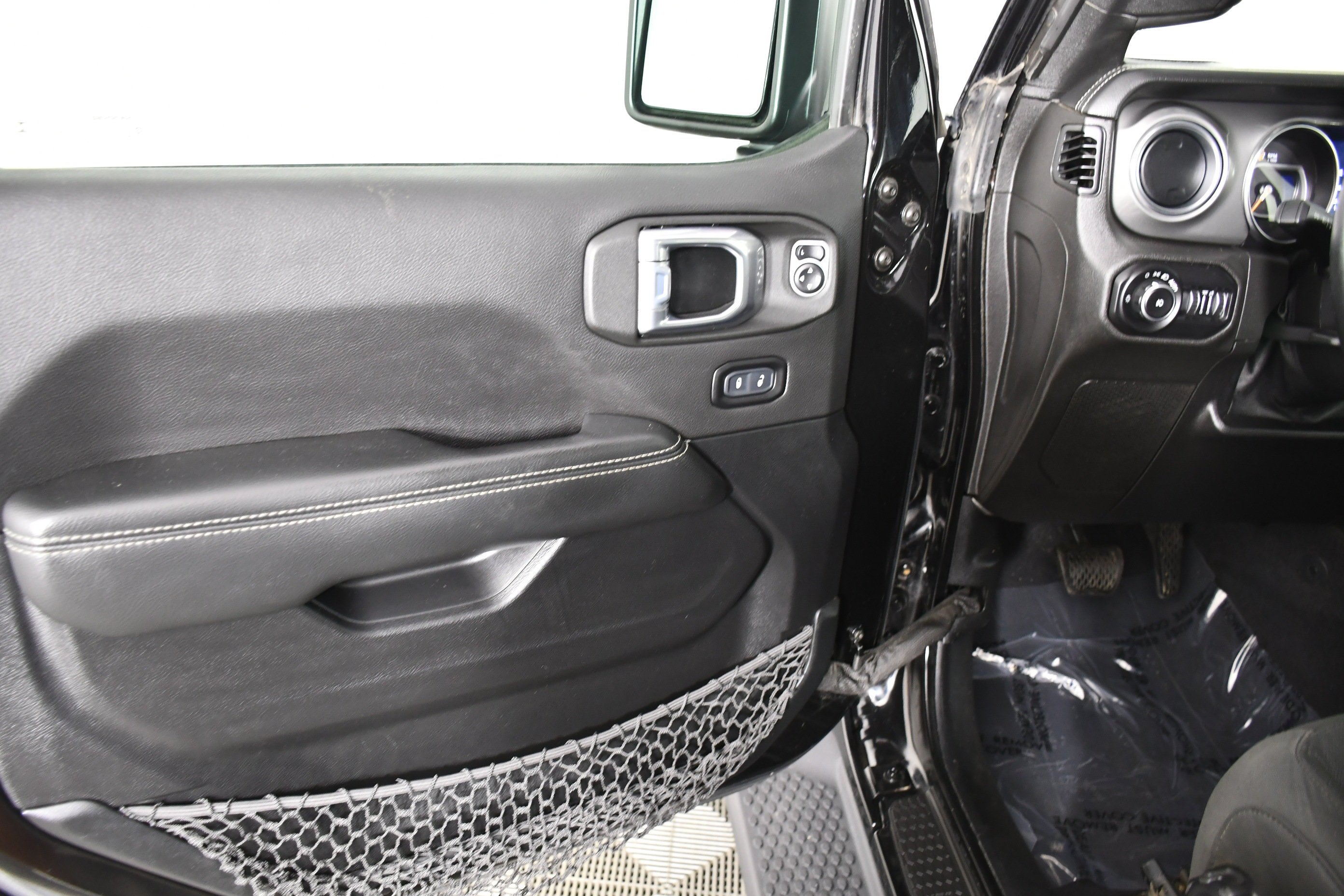 Used 2021 Black Clearcoat Jeep Unlimited Sahara image 35