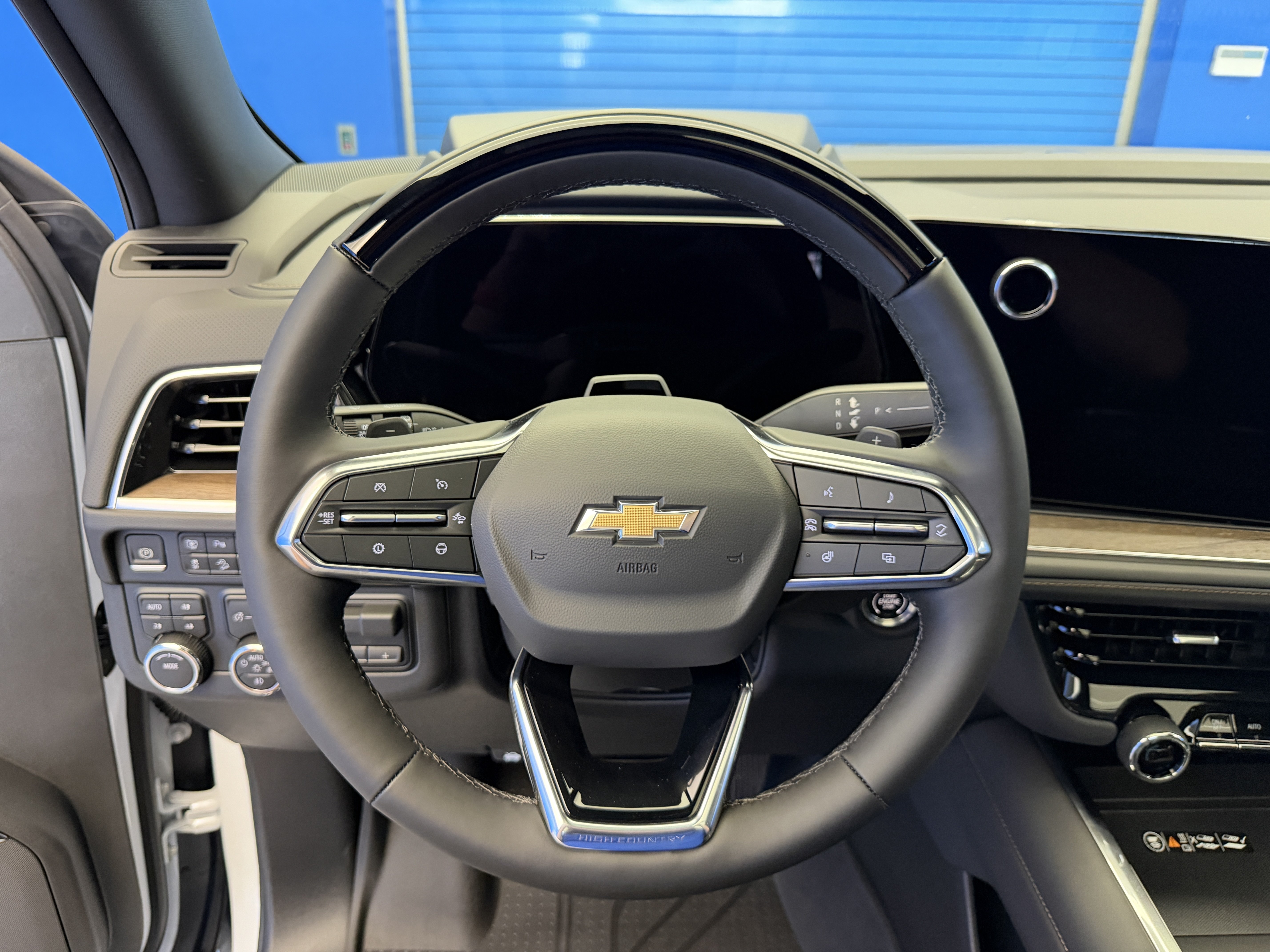 2026 Chevrolet Suburban High Country - Photo 17