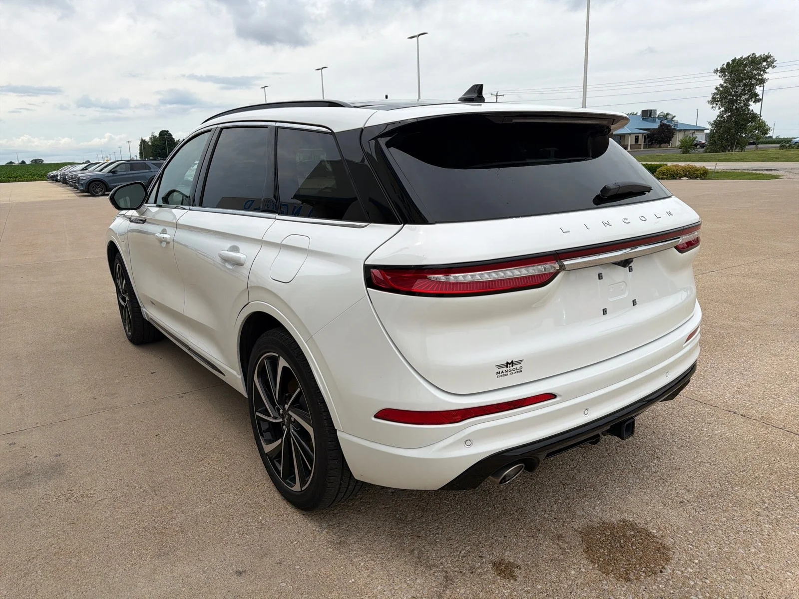 Used 2025 Pristine White Lincoln Grand Touring image 6