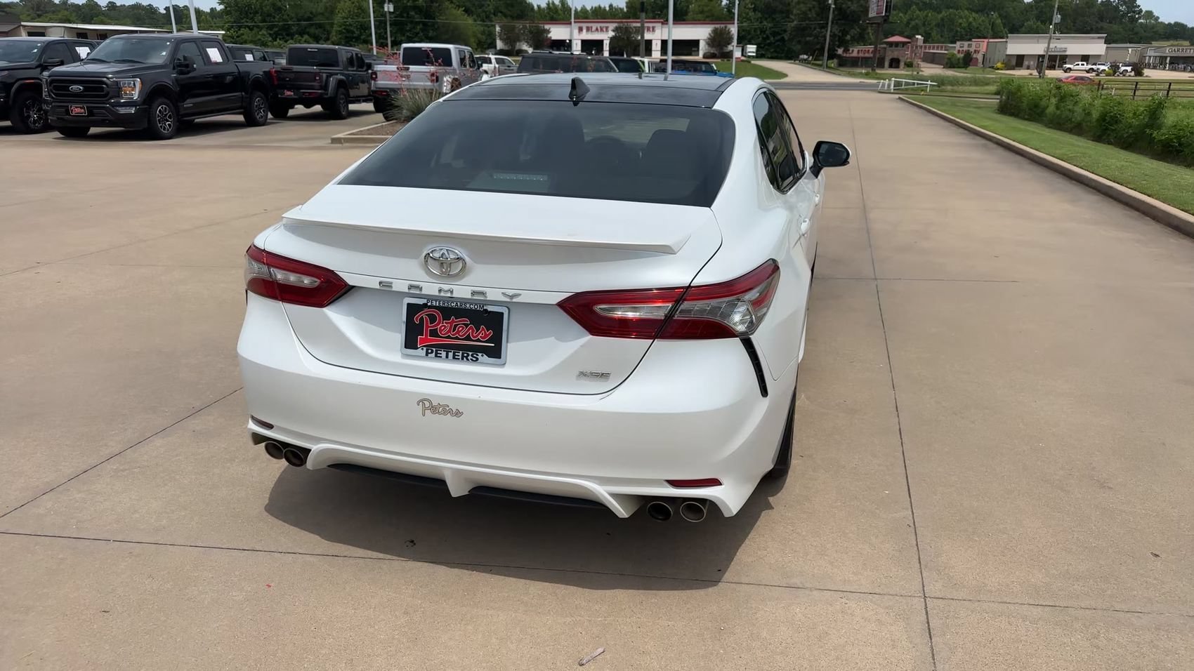 Used 2019 Pearl Toyota XSE image 8