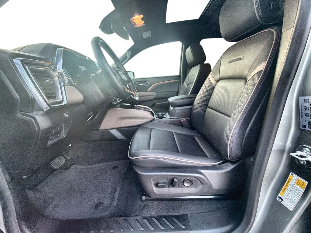 Used 2025 Silver GMC Denali image 20