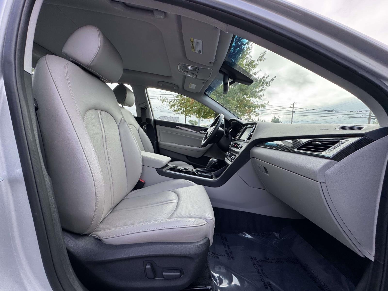 Used 2019 Symphony Silver Hyundai Limited image 9
