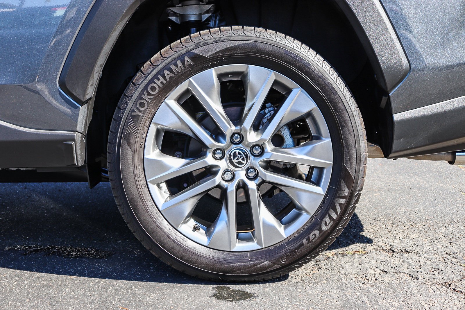 Certified Used 2025  Toyota XLE Premium image 11