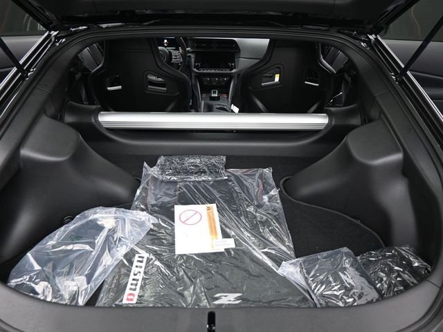 2025 Nissan Z NISMO - Photo 13