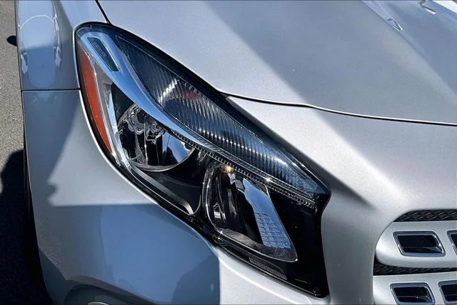 Used 2018 Silver Mercedes-Benz GLA 250 image 30