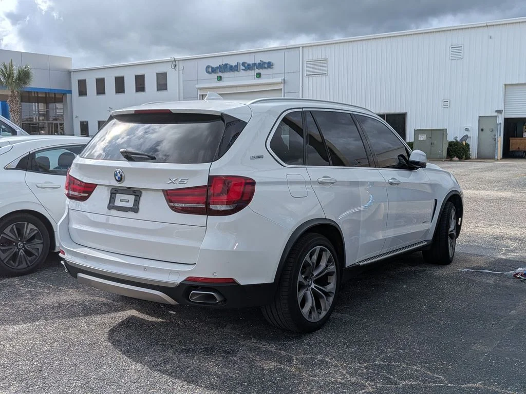 Used 2018 White BMW xDrive40e image 4
