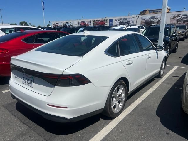 Used 2023  Honda LX image 9