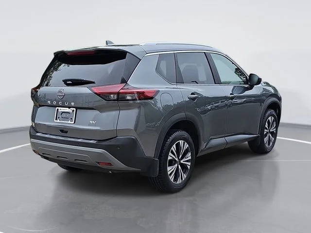 Used 2023 Gray Nissan SV image 3