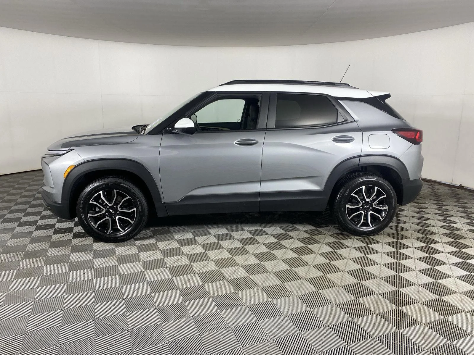 Used 2024 Sterling Gray Metallic Chevrolet ACTIV image 4