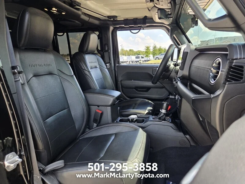 Used 2022 Black Clearcoat JEEP OVERLAND 4X4 image 15