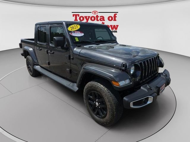 2023 Jeep Gladiator Sport S's photo