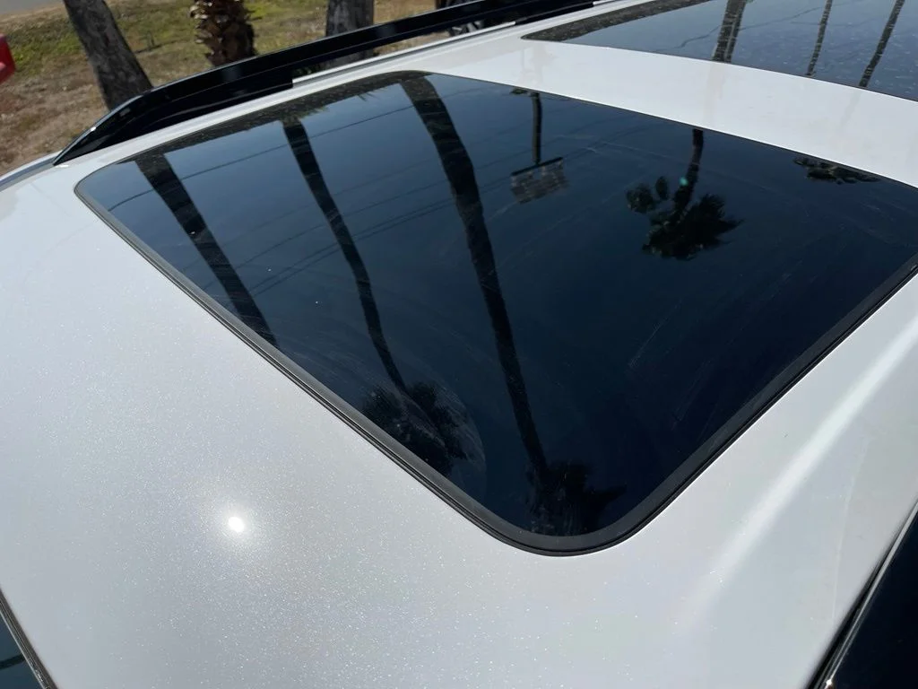 New 2027 White Kia  image 28