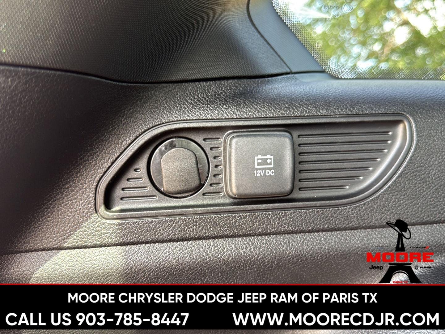 New 2026 Diamond Black Crystal Pearl-Coat Exterior Paint Jeep Limited image 35