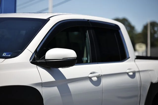 Used 2023 Platinum White Pearl Honda RTL image 3