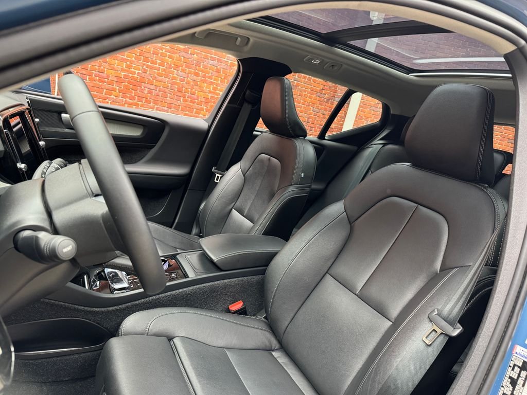 2024 Volvo XC40 Plus - Photo 23