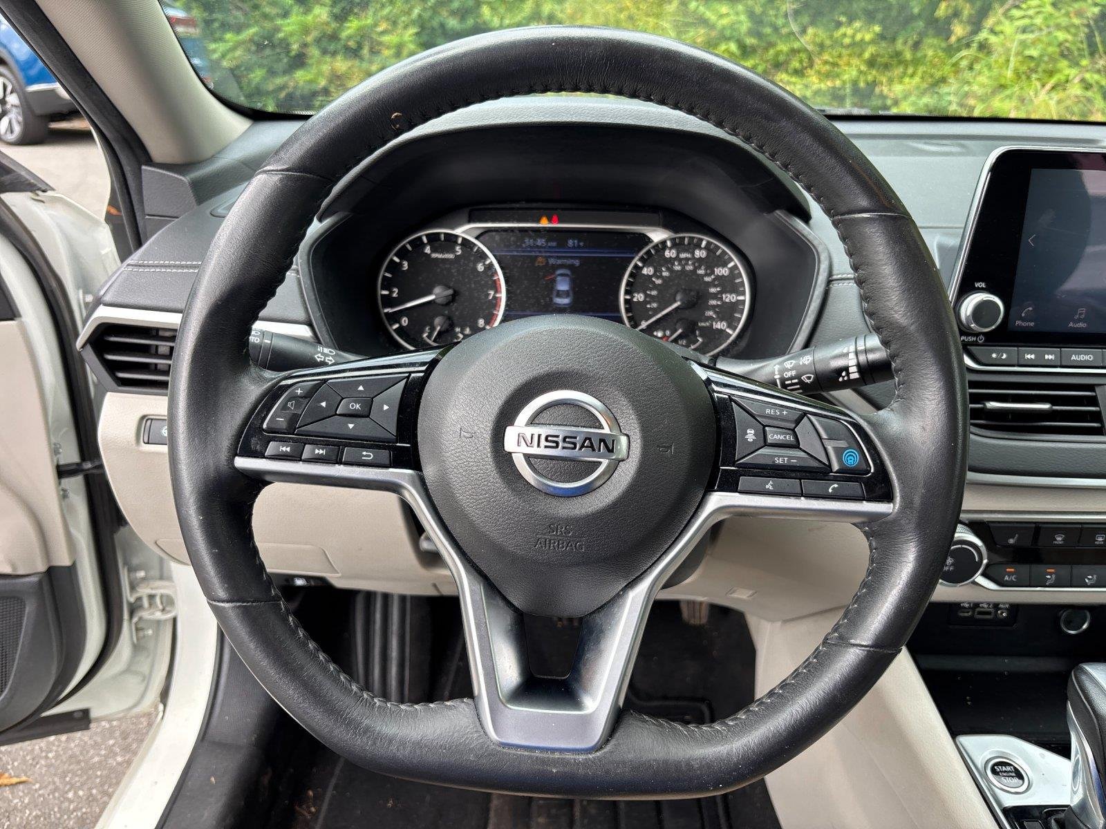 Used 2022 Pearl White Tricoat Nissan 2.5 SV image 17