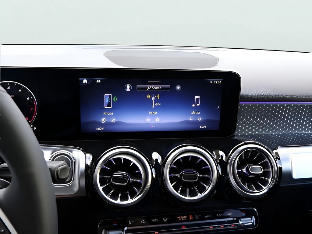 Used 2025 Night Black Mercedes-Benz GLB 250 image 23