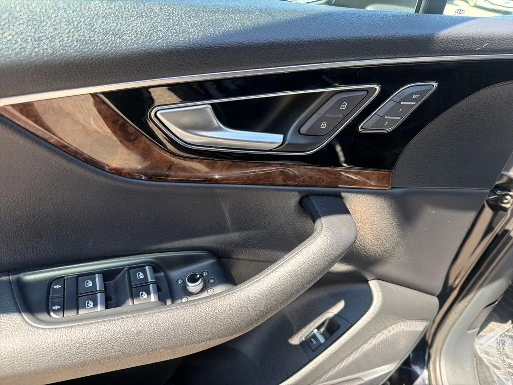 Used 2018  Audi 3.0T Prestige image 11