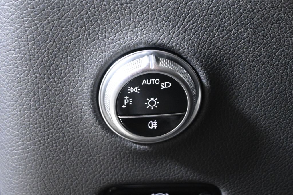 Used 2026 Black Mercedes-Benz GLC 300 image 24