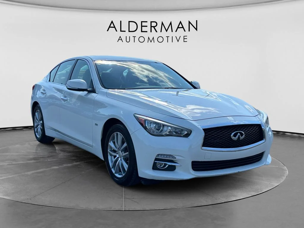 Used 2017 White INFINITI 3.0t Premium image 5