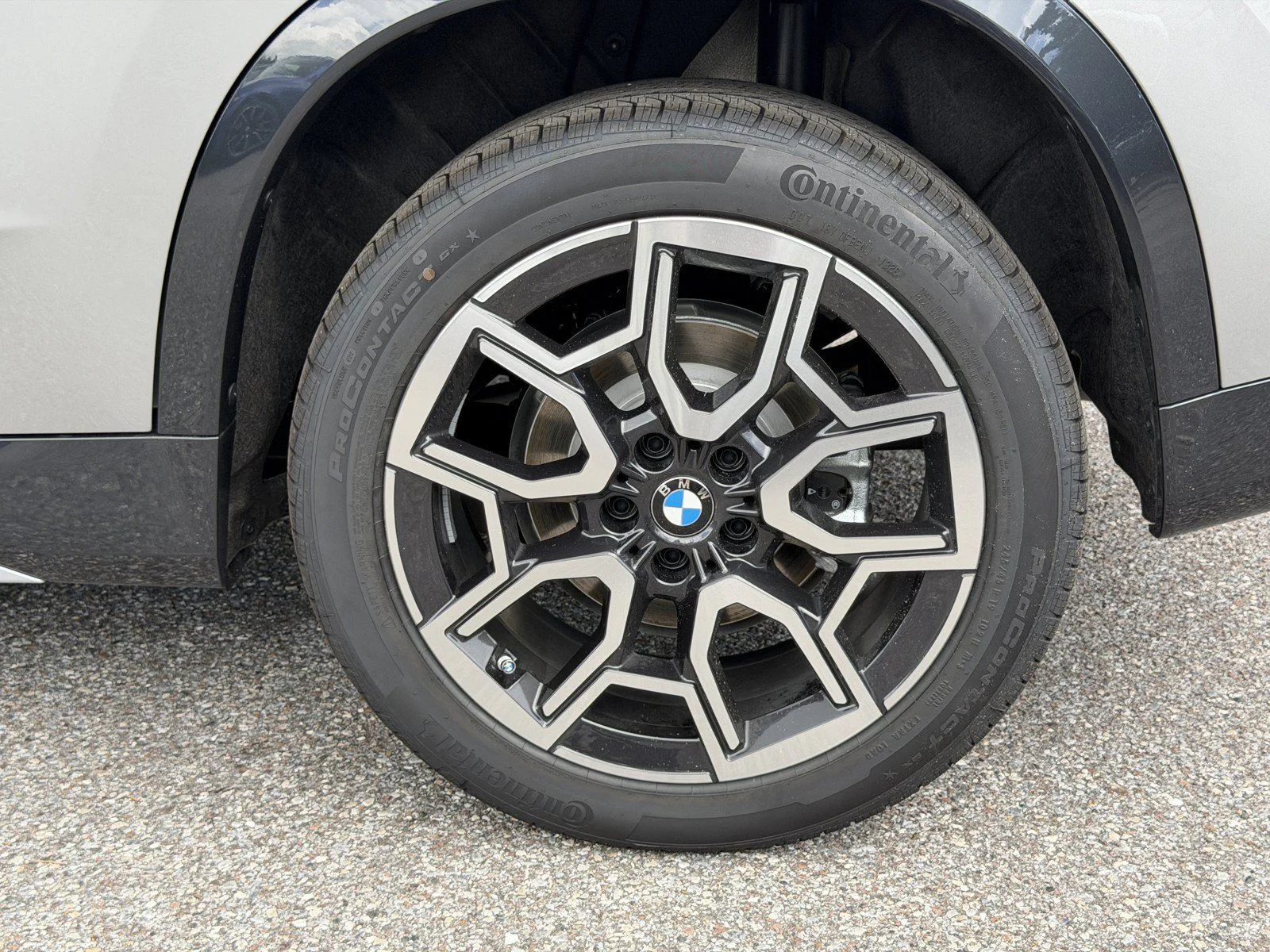 New 2026 Space Silver Metallic BMW xDrive28i image 11