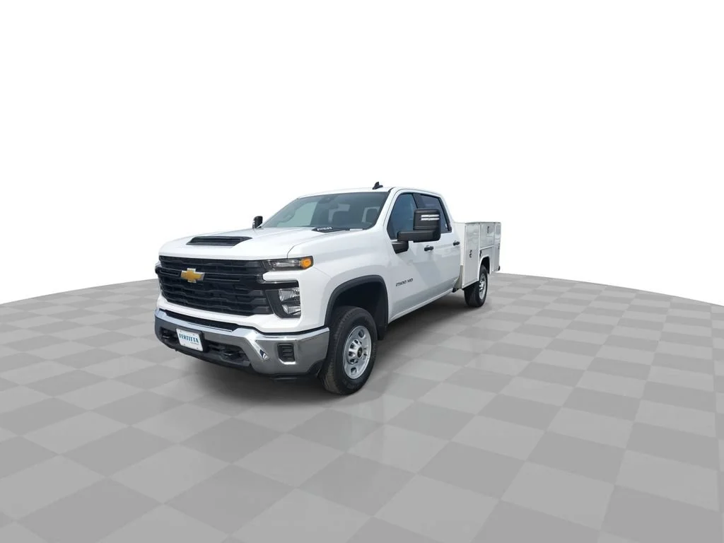 New 2026 Summit White Chevrolet WT image 4