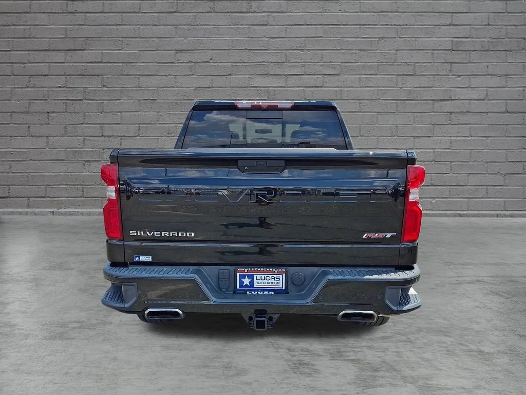 Used 2020 BLACK Chevrolet RST image 10