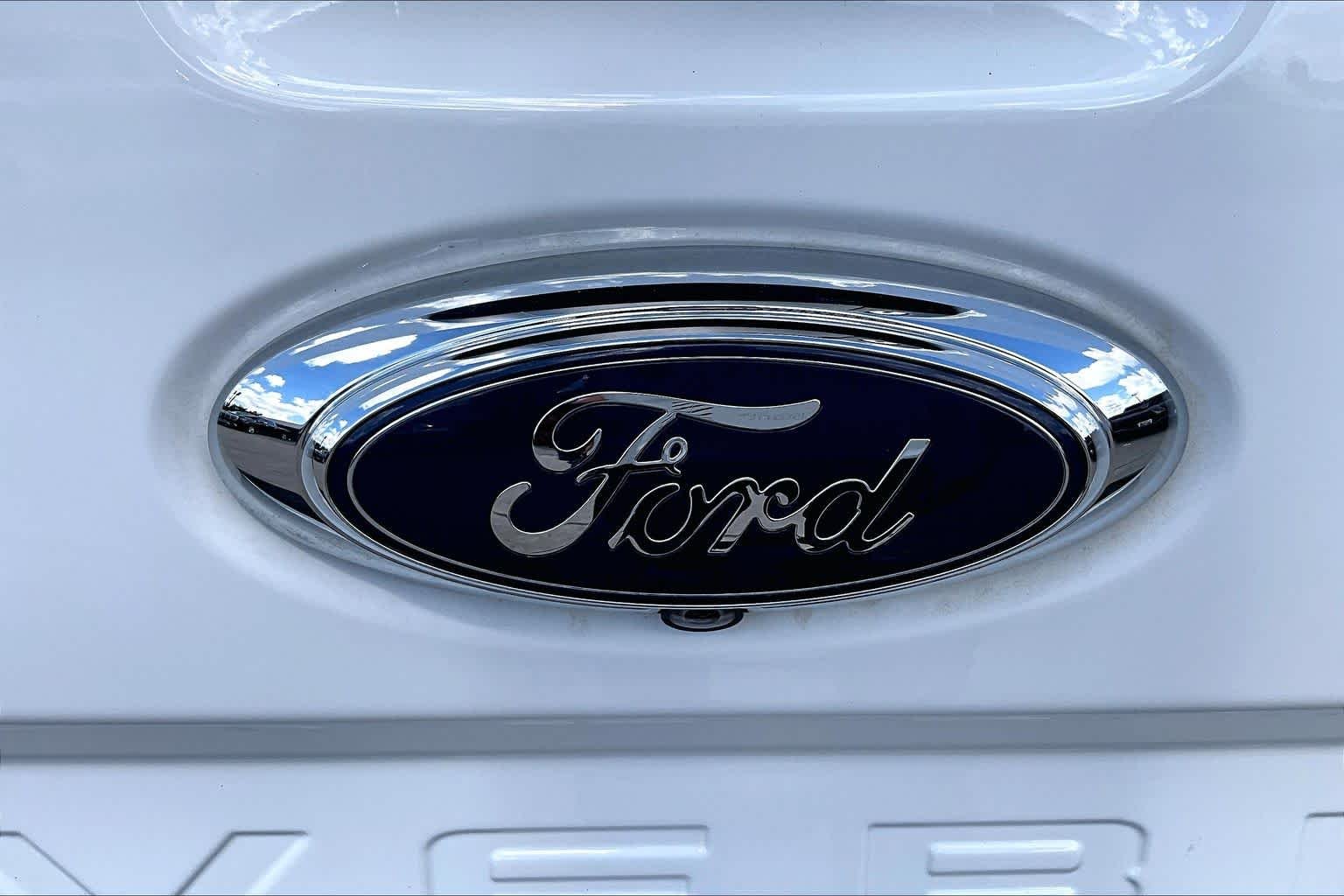 Used 2022 Oxford White Ford XL image 31
