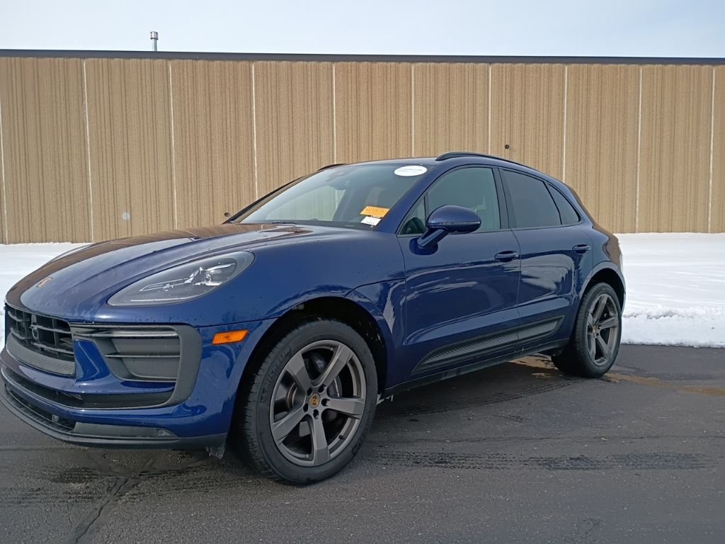 2026 Porsche Macan Base