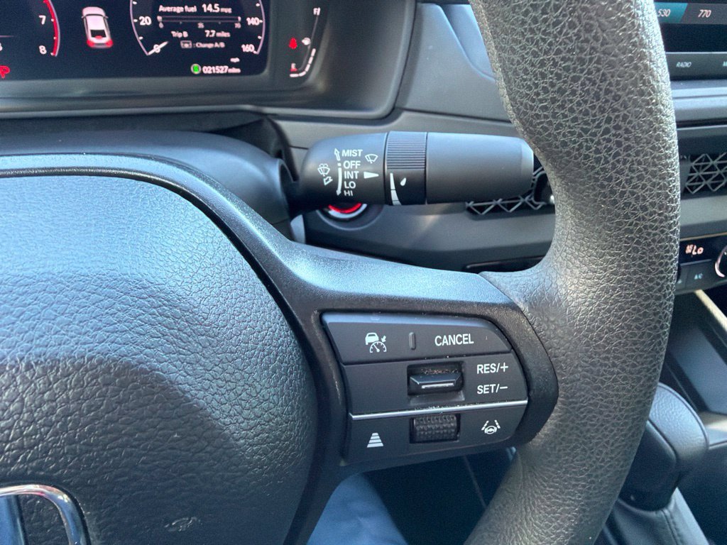 Certified Used 2025  Honda SE image 23
