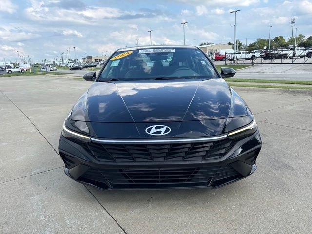 Certified Used 2024 Black Hyundai SE image 4