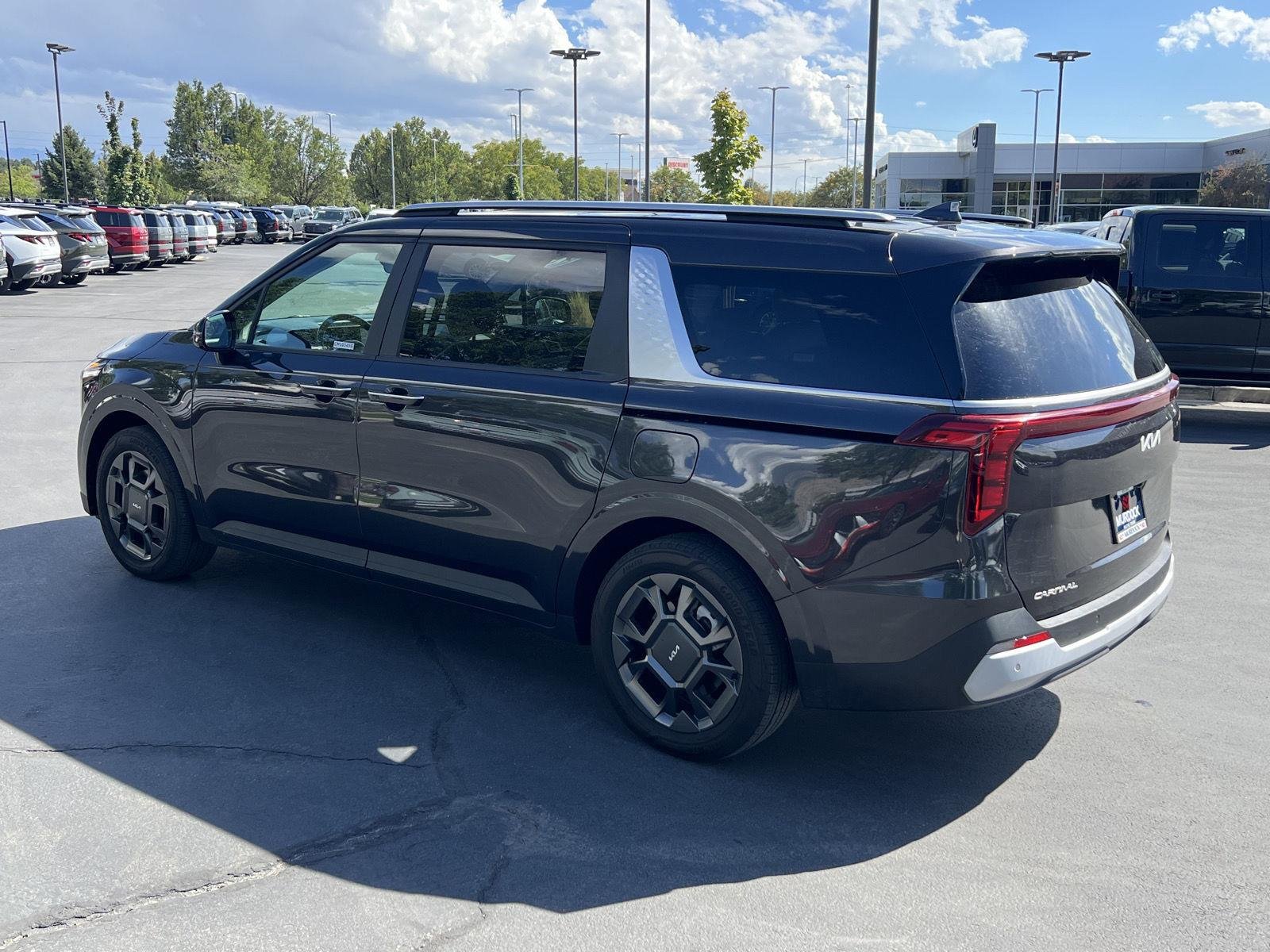 2026 Kia Carnival EX - Photo 17