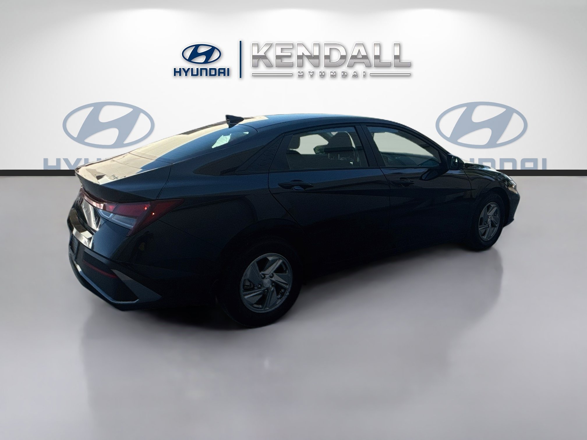 Used 2025 Abyss Black Hyundai SE image 6