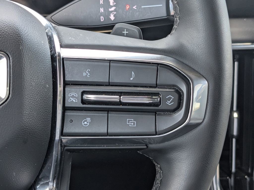 2025 GMC Yukon Denali - Photo 24