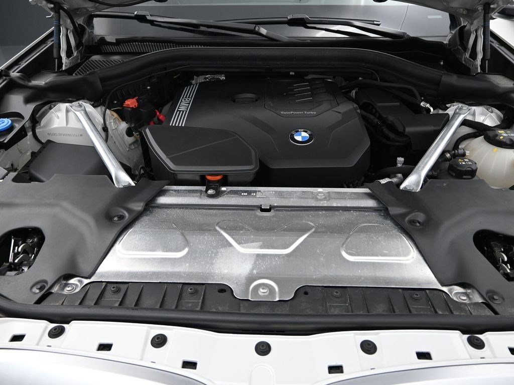 Used 2024 White Metallic BMW xDrive30i image 18
