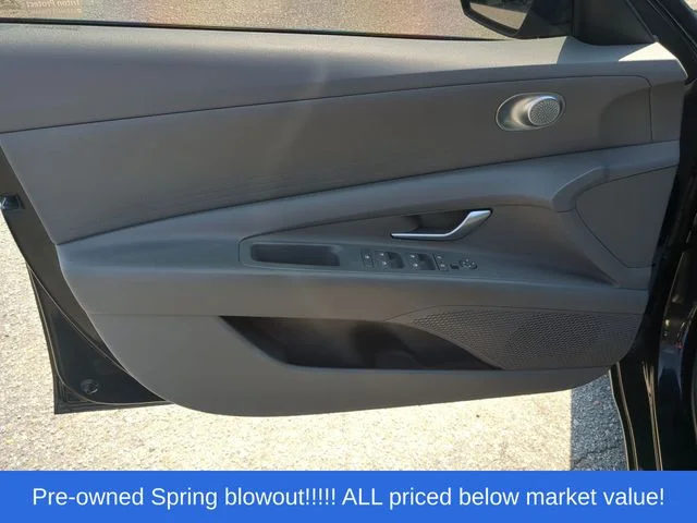 Used 2023 Black Hyundai SE image 20