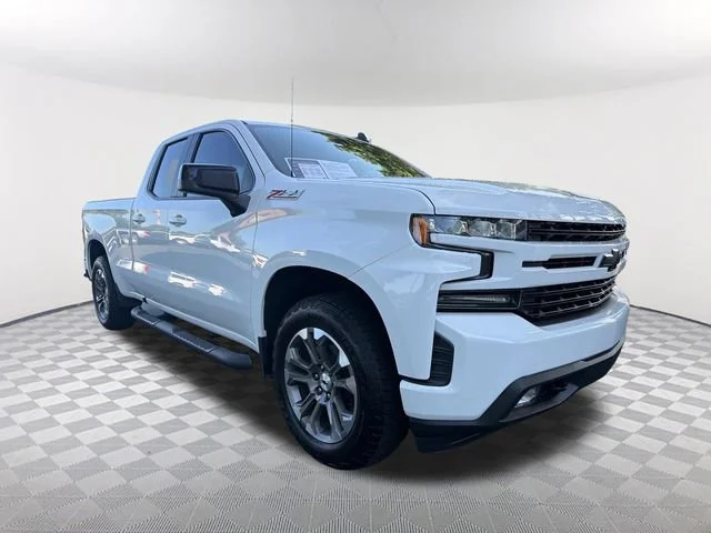 Used 2019 SUMMIT WHITE Chevrolet RST image 3