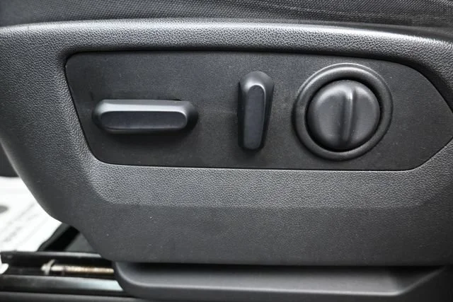 Used 2019 SHADOW GRAY METALLIC Chevrolet LT image 11