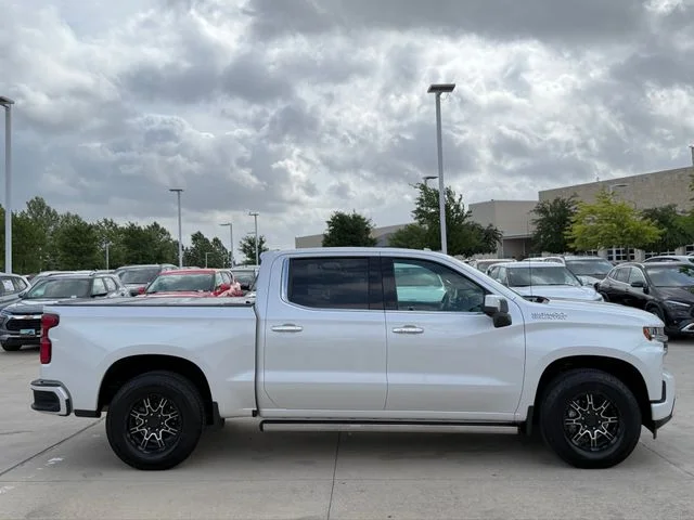 Used 2022 Beige Chevrolet High Country image 5