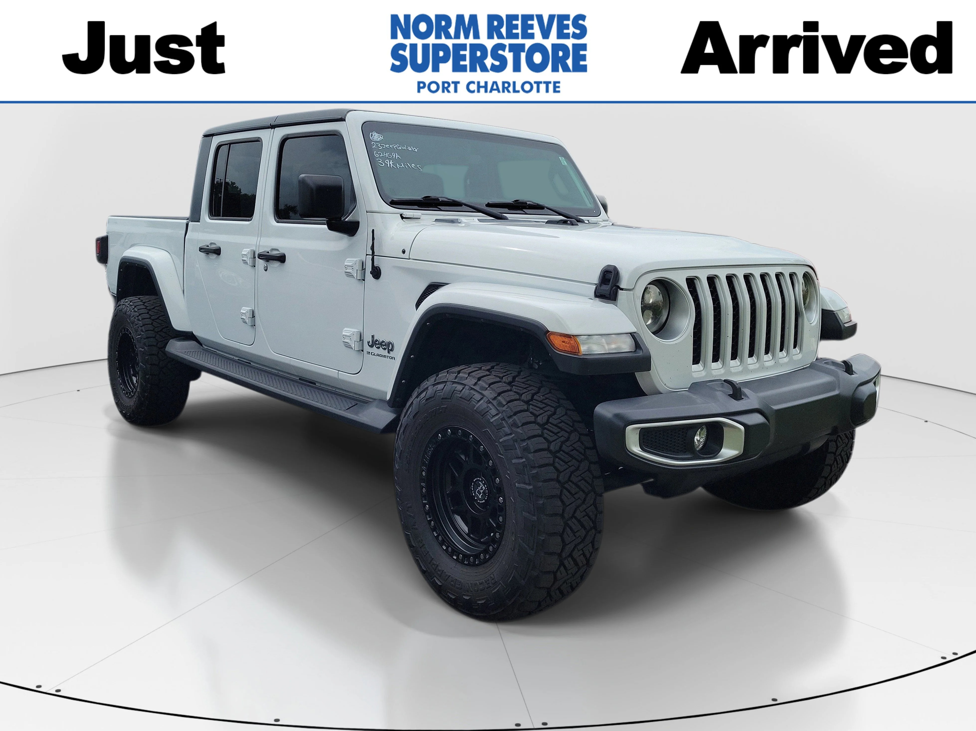 2023 Jeep Gladiator Overland's photo