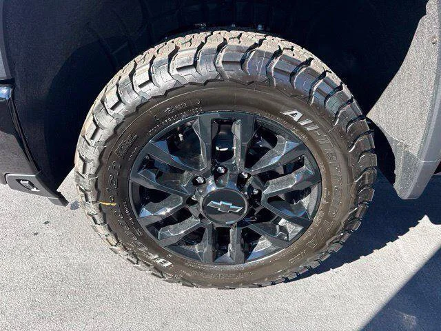 New 2026 Black Chevrolet High Country image 21