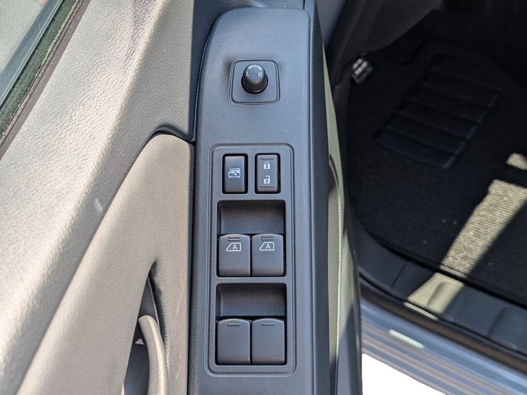 New 2026 Boulder Gray Pearl Nissan Crew Cab SV image 16